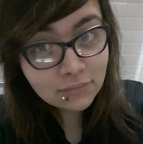 Meet your Posher, Beatriz - Picture 1 of 1
